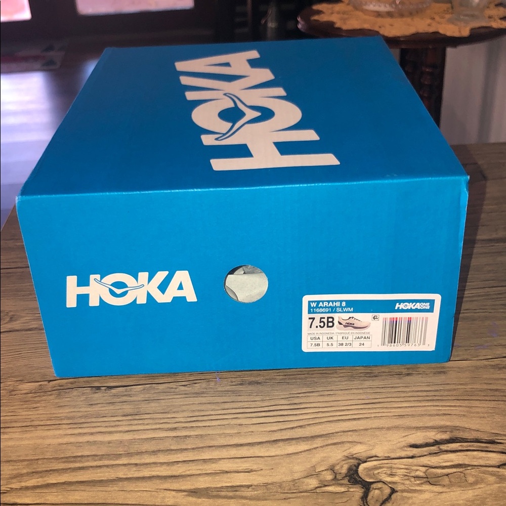 BUNDLE OF FOUR HOKA HINGED LID SHOE BOXES - Picture 6 of 16